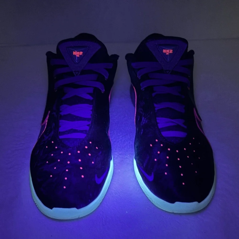 Nike LeBron 22 Blacklight Men's 6 FZ1094-001 Black‎ Pink Glow Basketball Shoes
